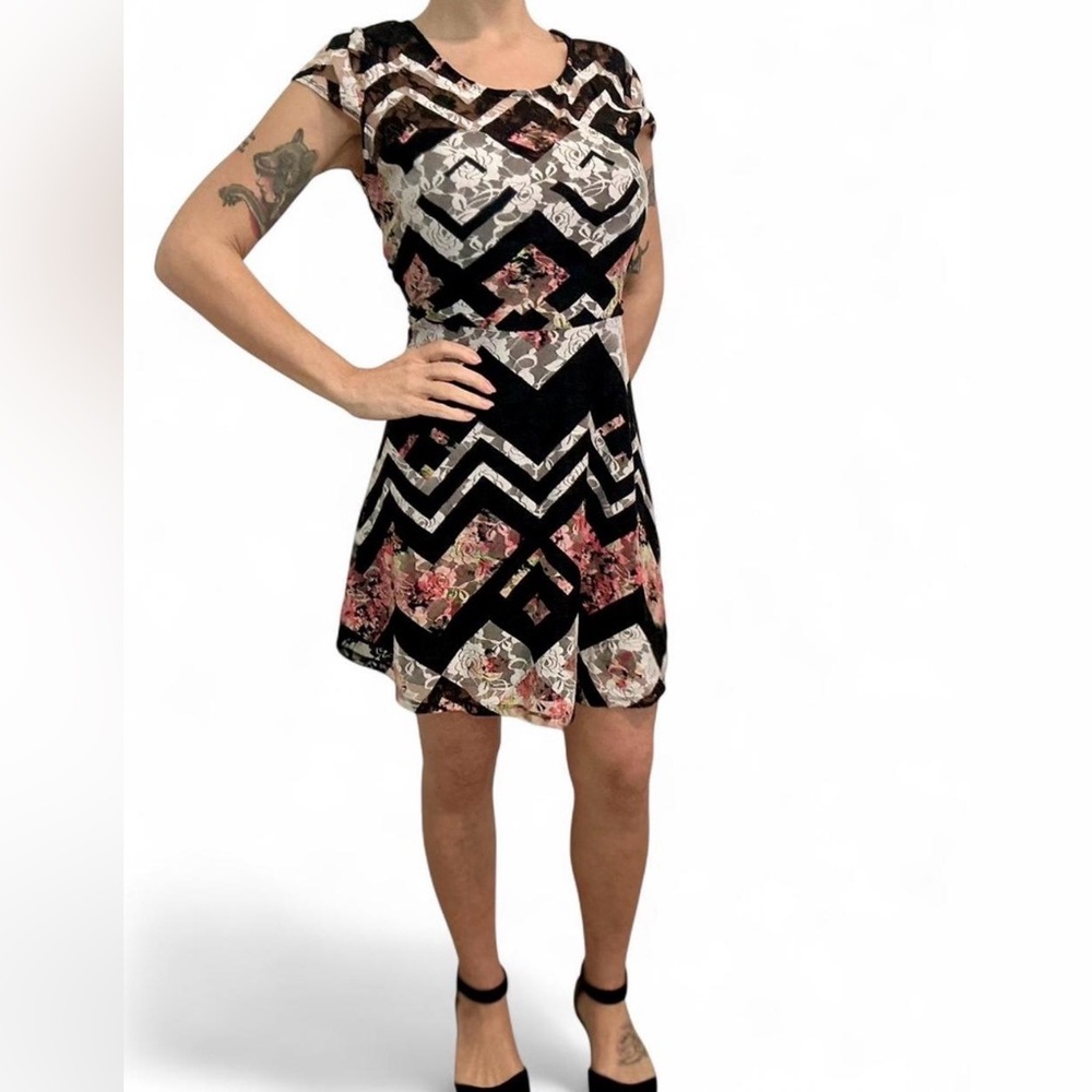 Material Girl Black Pink Geometric Floral Lace Fit & Flare Dress XL Short Sleeve